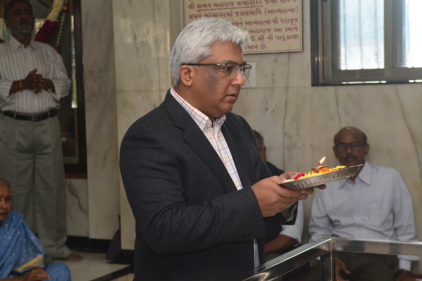 Aarti by Maharaja Samrjitsingh Gaekward